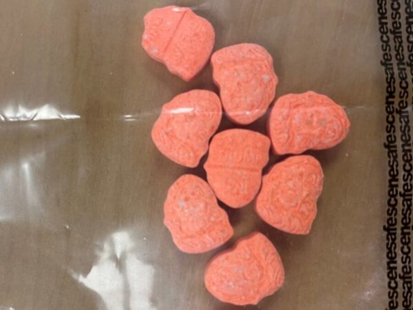 Orange-Trump-MDMA-900x675-1-600x450-1-1.jpg Orange Trump 260mg MDMA